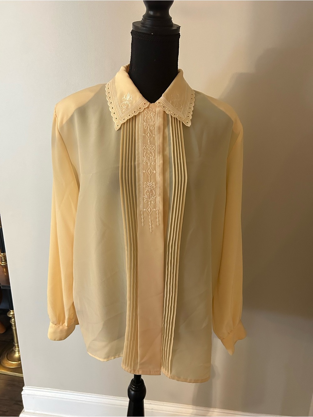 Vintage Butter Yellow Button-Down Blouse with Embroidered Collar